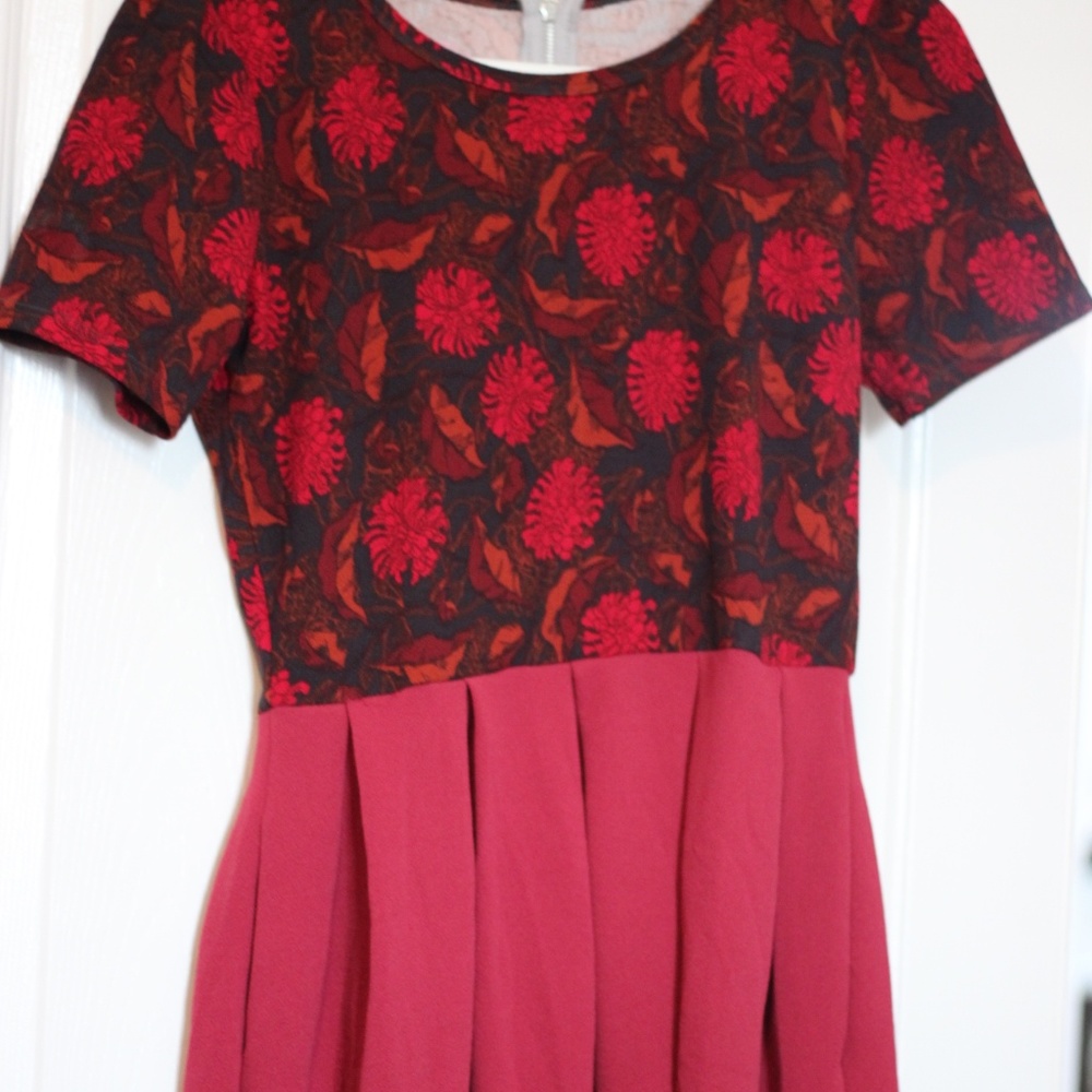 LuLaRoe Amelia size Medium